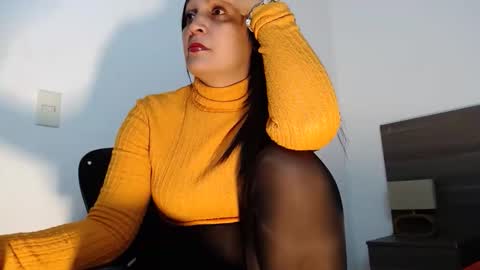 Snapshot of milahot23 chatting on 01/08/26, 06:10 mila online show from 01/08/26, 06:10