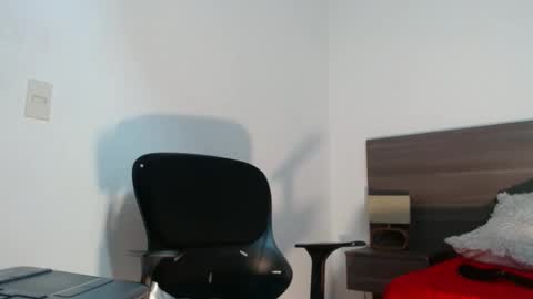 mila online show from 02/15/26, 11:08