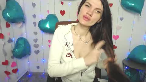 Snapshot of milaloona chatting on 02/20/25, 10:05 Milaloona online show from 02/20/25, 10:05