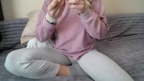 Snapshot of milana_neww chatting on 11/17/25, 08:09 Milana online show from 11/17/25, 08:09