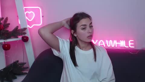 Snapshot of milanaangelas chatting on 12/27/24, 10:45 milanaangelas online show from 12/27/24, 10:45