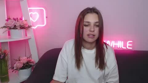 Snapshot of milanaangelas chatting on 01/24/25, 10:43 milanaangelas online show from 01/24/25, 10:43