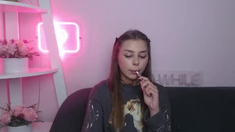 Snapshot of milanaangelas chatting on 10/20/25, 04:46 milanaangelas online show from 10/20/25, 04:46