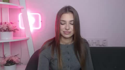 Snapshot of milanaangelas chatting on 11/15/25, 06:00 milanaangelas online show from 11/15/25, 06:00