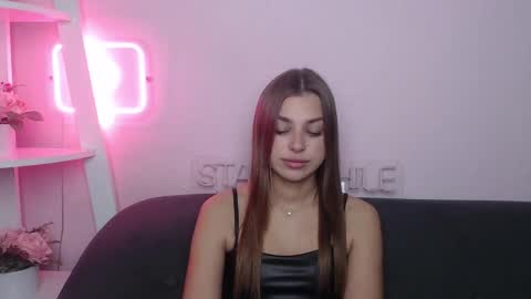 milanaangelas online show from 12/02/25, 08:48
