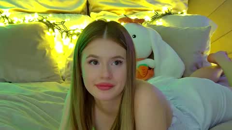 MilanaBalmain online show from 03/04/25, 02:42