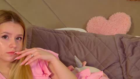 MilanaBalmain online show from 03/01/26, 06:26