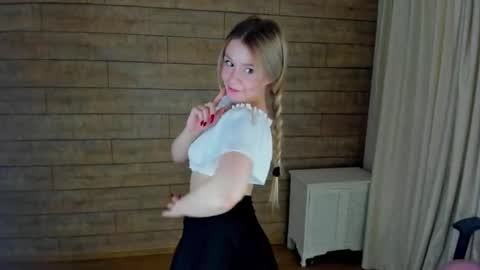 MilanaBalmain online show from 03/21/26, 08:19