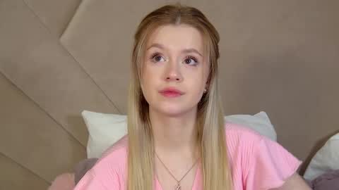 MilanaBalmain online show from 04/06/26, 04:32