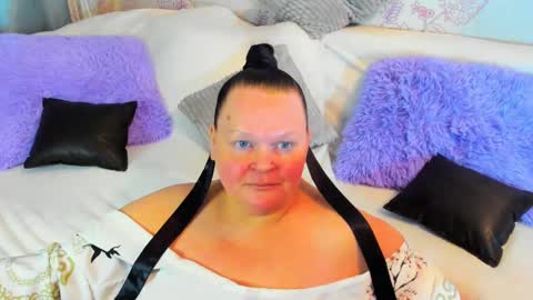 Lana online show from 02/11/25, 08:10