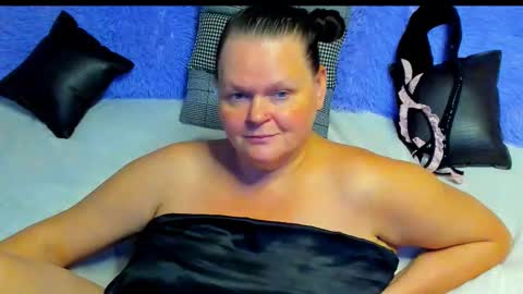 Lana online show from 11/15/25, 01:51