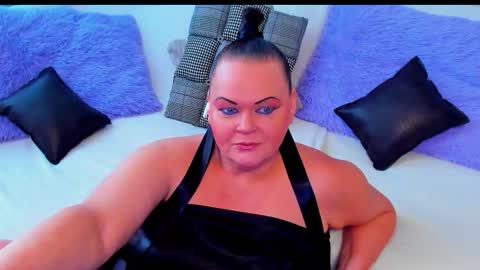 Lana online show from 12/15/25, 09:02