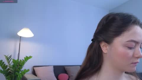 milanakowall online show from 02/25/26, 06:23