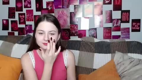 Snapshot of milanaroz chatting on 02/02/25, 04:54 milanaroz online show from 02/02/25, 04:54