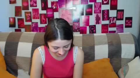 Snapshot of milanaroz chatting on 02/20/25, 09:33 milanaroz online show from 02/20/25, 09:33