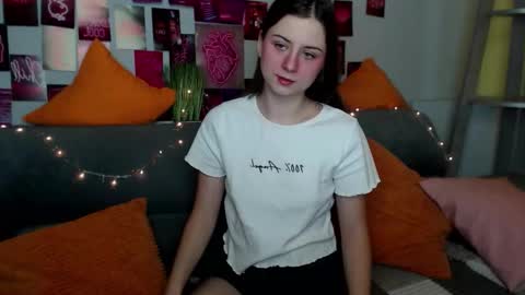 Snapshot of milanaroz chatting on 10/30/25, 05:53 milanaroz online show from 10/30/25, 05:53