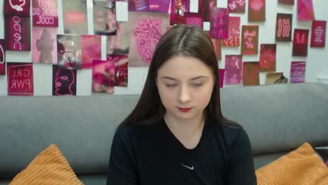 milanaroz online show from 04/09/26, 06:19