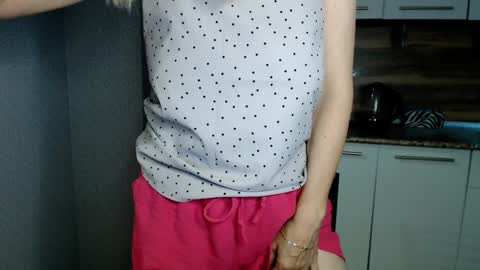 Milena online show from 01/12/25, 04:00