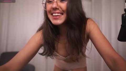 Snapshot of milanianew chatting on 10/21/25, 01:28 milanianew online show from 10/21/25, 01:28