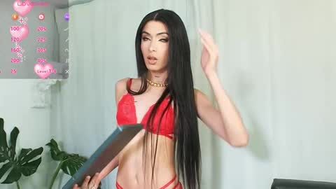 Snapshot of milansantana24 chatting on 01/15/25, 10:57 MILAN SANTANA online show from 01/15/25, 10:57