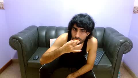 Snapshot of milanzaire chatting on 12/04/24, 02:09 milanzaire online show from 12/04/24, 02:09