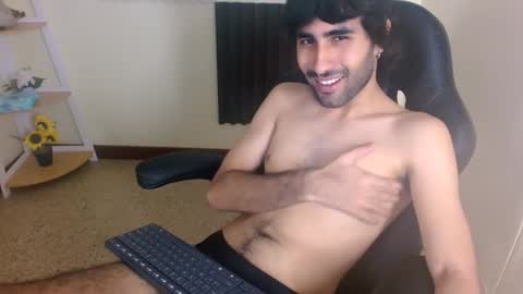 Snapshot of milanzaire chatting on 12/12/24, 04:59 milanzaire online show from 12/12/24, 04:59