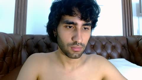 Snapshot of milanzaire chatting on 12/20/24, 04:42 milanzaire online show from 12/20/24, 04:42