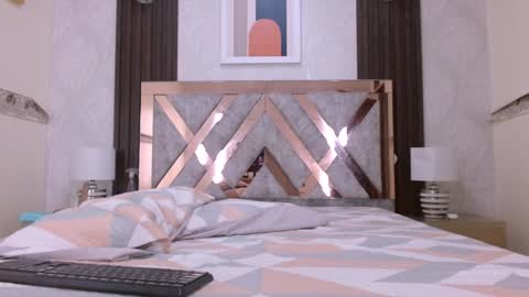 Snapshot of milanzaire chatting on 12/24/24, 11:00 milanzaire online show from 12/24/24, 11:00