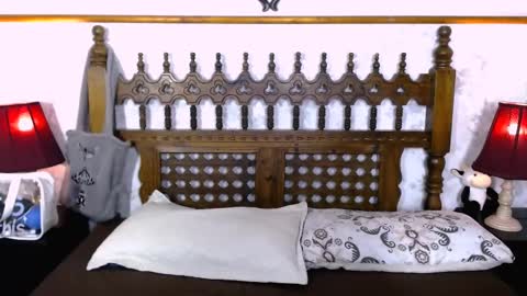 Snapshot of milanzaire chatting on 02/16/25, 02:09 milanzaire online show from 02/16/25, 02:09