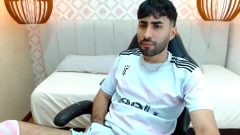 Snapshot of milanzaire chatting on 09/08/25, 11:26 milanzaire online show from 09/08/25, 11:26