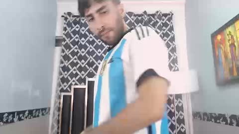 Snapshot of milanzaire chatting on 09/20/25, 11:06 milanzaire online show from 09/20/25, 11:06