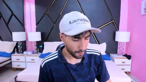 Snapshot of milanzaire chatting on 10/29/25, 02:03 milanzaire online show from 10/29/25, 02:03