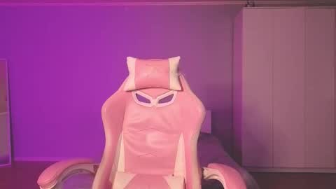 Mila online show from 09/15/25, 06:08