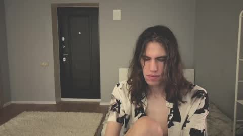 Mila online show from 04/17/26, 01:58