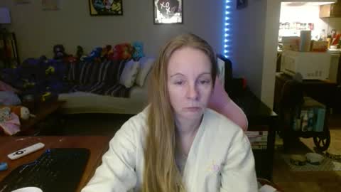 Mila online show from 02/19/26, 01:29