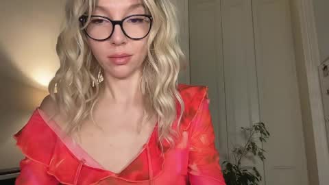 Mila online show from 04/22/26, 05:03