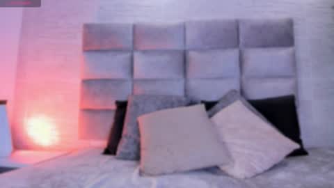 M I L E  online show from 02/02/26, 08:07