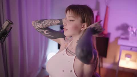 Snapshot of mileeena chatting on 12/31/24, 01:30 M Telegram mamagotachannel online show from 12/31/24, 01:30