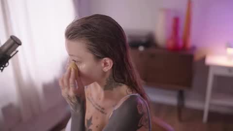 Snapshot of mileeena chatting on 03/02/25, 10:03 M Telegram mamagotachannel online show from 03/02/25, 10:03