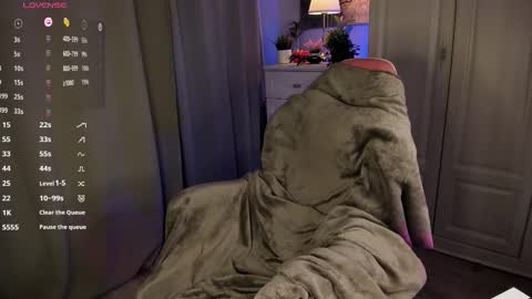 Mia online show from 02/26/25, 08:54