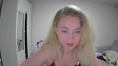 Milena new nonude shy blonde natural online show from 11/27/25, 11:40