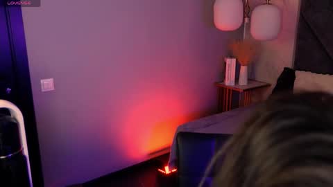 Milena online show from 04/10/26, 09:08