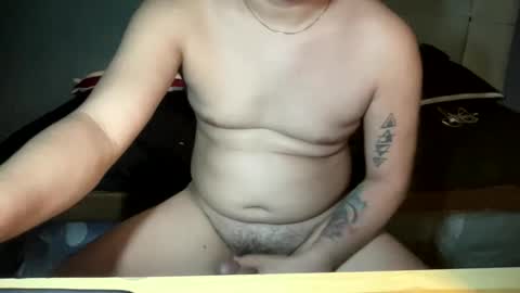 Snapshot of miles202395232 chatting on 11/18/25, 06:23 miles202395232 online show from 11/18/25, 06:23