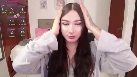 Snapshot of miley_baker chatting on 09/10/25, 01:55 Miley online show from 09/10/25, 01:55