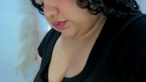 Snapshot of miley_colins0 chatting on 11/25/25, 07:58 Miley online show from 11/25/25, 07:58