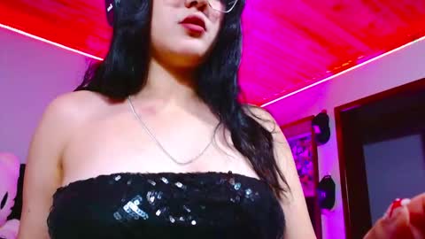 Snapshot of mileyberry_ chatting on 02/18/26, 03:46 Miley Berry online show from 02/18/26, 03:46