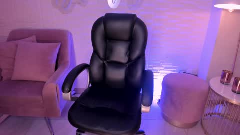 Snapshot of mileycruz_ chatting on 02/02/25, 01:34 Miley Cruz IG miley model23 online show from 02/02/25, 01:34