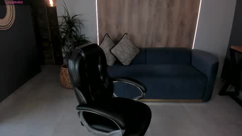 Snapshot of mileycruz_ chatting on 09/13/25, 07:24 Miley Cruz IG miley model23 online show from 09/13/25, 07:24