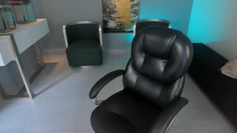 Snapshot of mileycruz_ chatting on 09/15/25, 07:47 Miley Cruz IG miley model23 online show from 09/15/25, 07:47