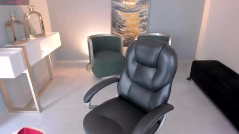 Snapshot of mileycruz_ chatting on 09/20/25, 06:53 Miley Cruz IG miley model23 online show from 09/20/25, 06:53